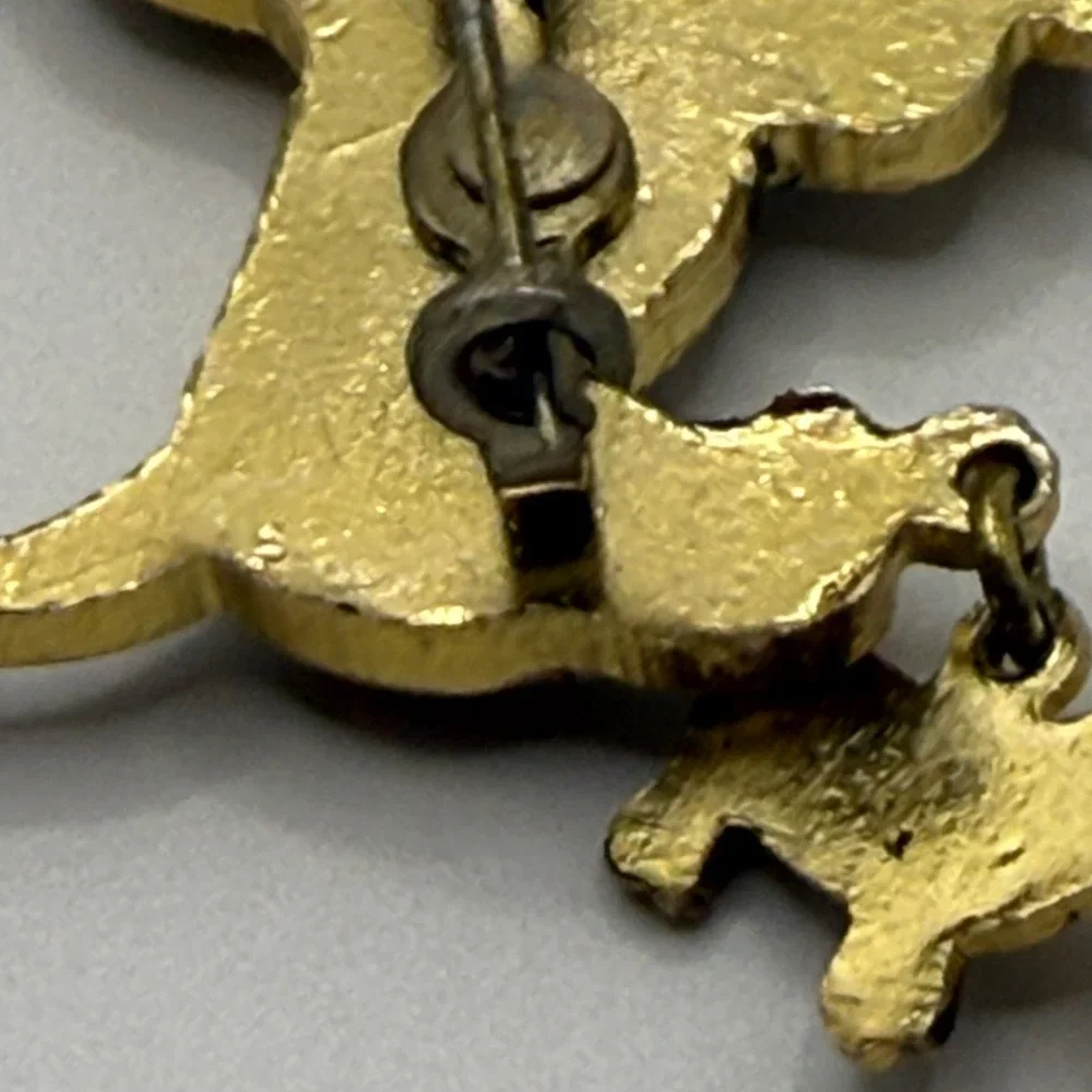 Vintage Gold Tone Scottie Dog Mother and Puppies Dangle Brooch Pin Korea